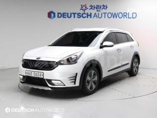 KNACB81CGHA002836 2017 KIA NIRO 1.6 PRESTIGE-0
