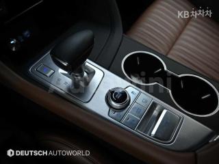2020 GENESIS G70 2.0T AWD ADVANCED - 9