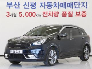 KNACB81CGHA029135 2017 KIA NIRO 1.6 PRESTIGE-0