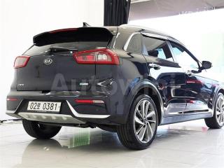 KNACB81CGHA029135 2017 KIA NIRO 1.6 PRESTIGE-3