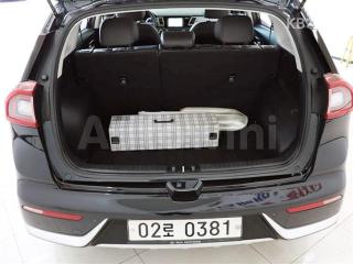 2017 KIA NIRO 1.6 PRESTIGE - 9