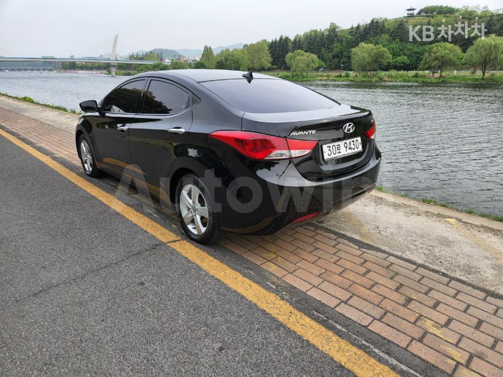 KMHDG41DBEU902119 2014 HYUNDAI AVANTE MD ELANTRA M16 GDI 에비뉴-3