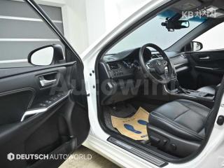 2016 TOYOTA CAMRY HYBRID - 11