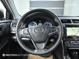 2016 TOYOTA CAMRY HYBRID - 13