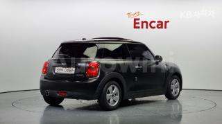 WMWXN3107G3B43553 2016 MINI COOPER 3DOORS D 1.5 미드트림-1