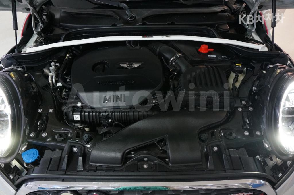 WMWWH910XK3F86665 2019 MINI  CONVERTIBLE 2.0 JCW-4