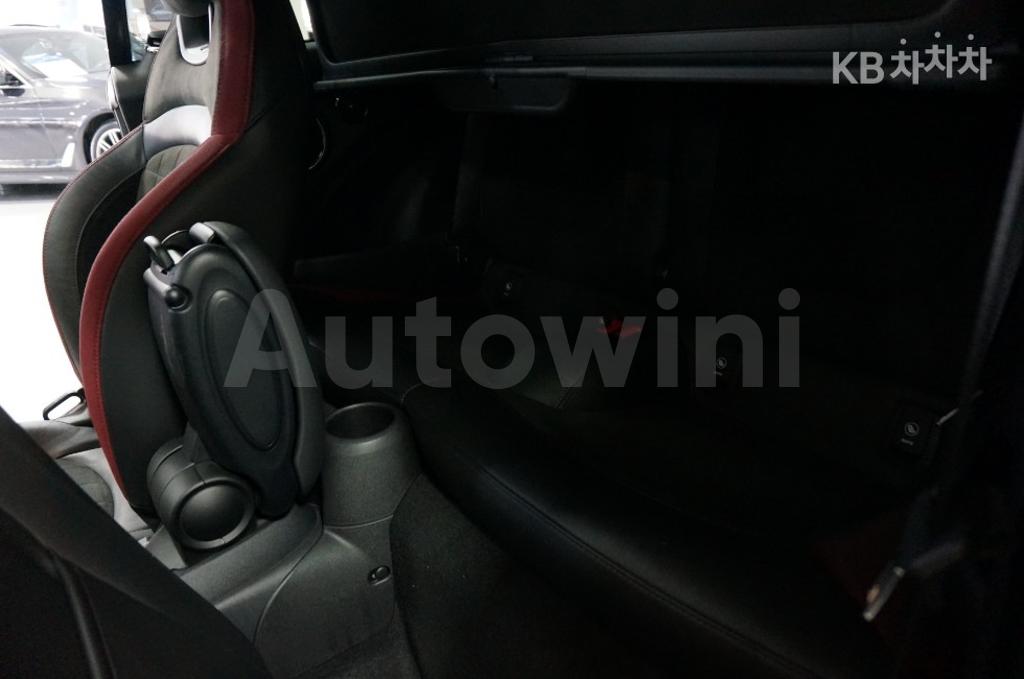 2019 MINI  CONVERTIBLE 2.0 JCW - 8