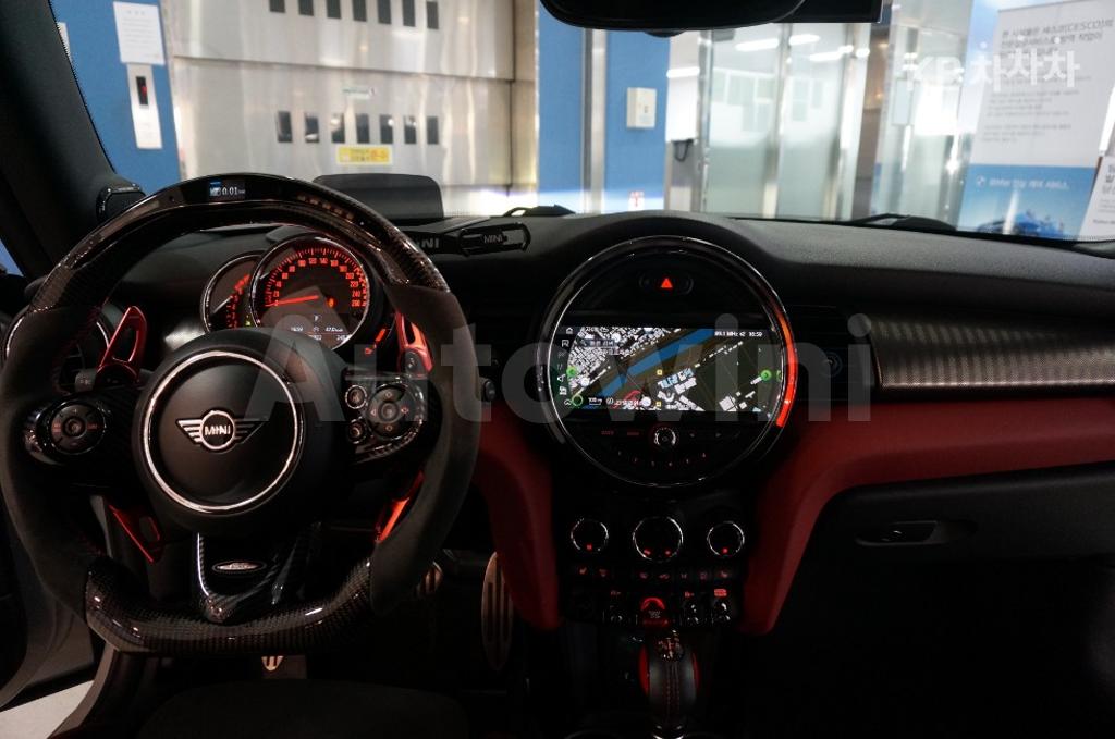 2019 MINI  CONVERTIBLE 2.0 JCW - 9