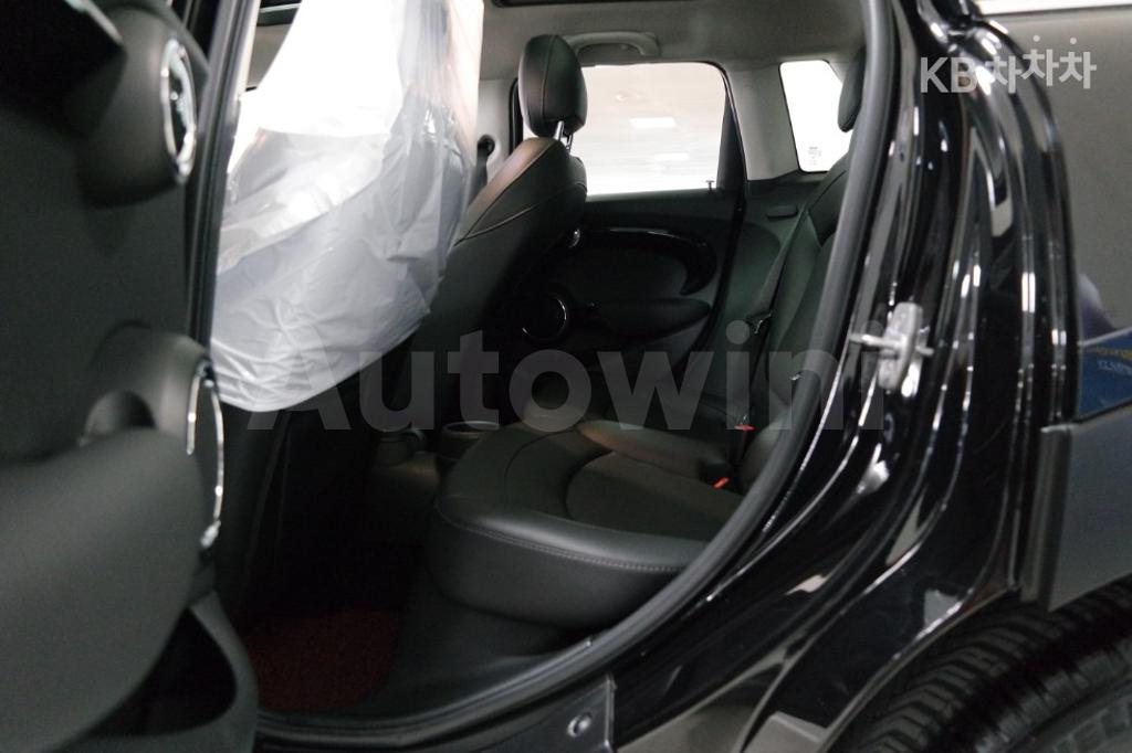 2018 MINI COOPER 5DOORS SD 2.0 - 19