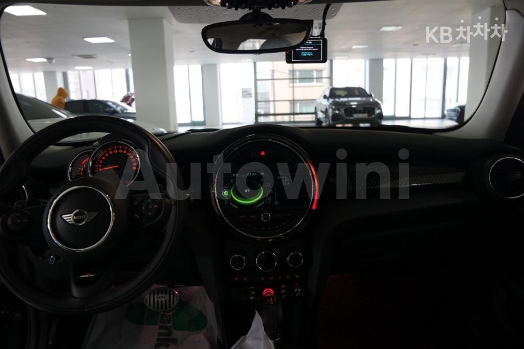 2018 MINI COOPER 5DOORS SD 2.0 - 17