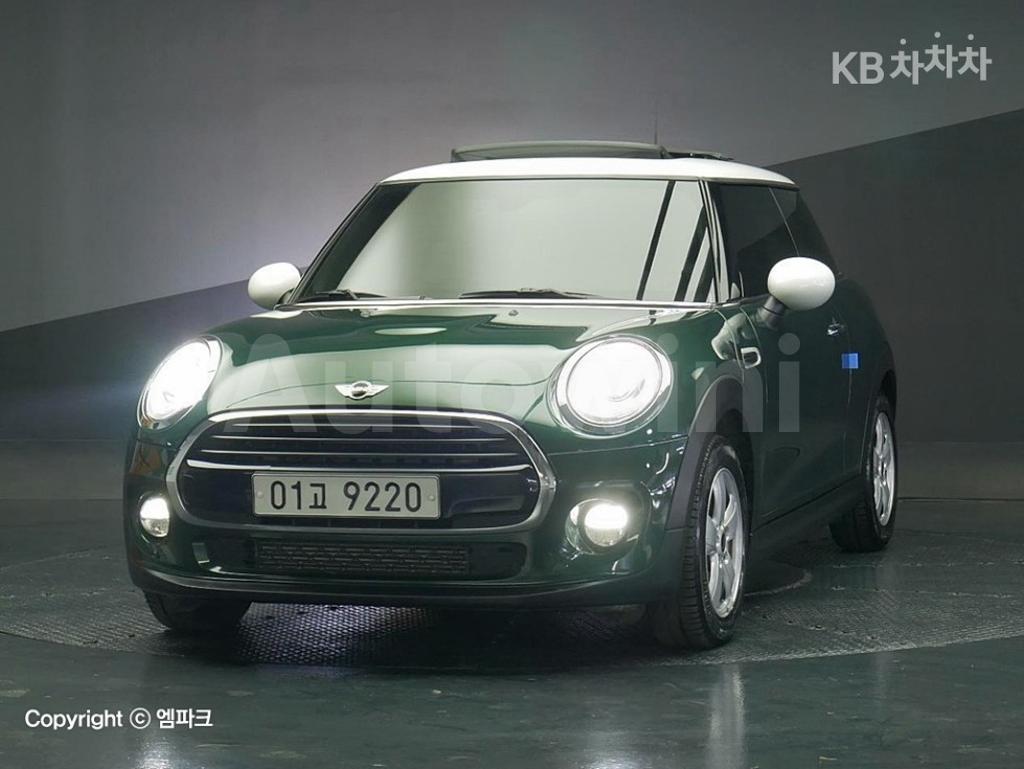 WMWXN3100J3C12994 2018 MINI COOPER 3DOORS D 1.5 미드트림-0