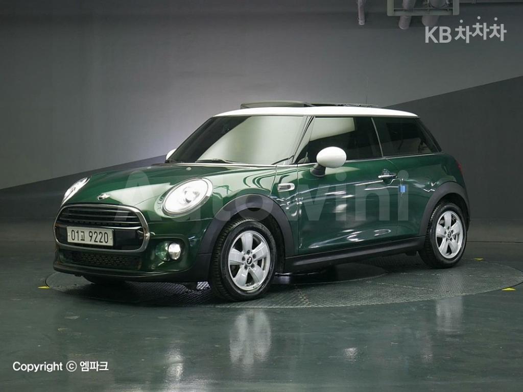 WMWXN3100J3C12994 2018 MINI COOPER 3DOORS D 1.5 미드트림-1
