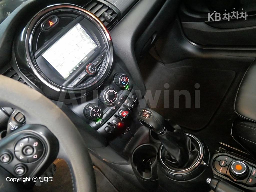 2018 MINI COOPER 3DOORS D 1.5 미드트림 - 9