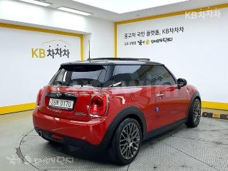 WMWXN3102G3C11922 2016 MINI COOPER 3DOORS D 1.5 미드트림-2