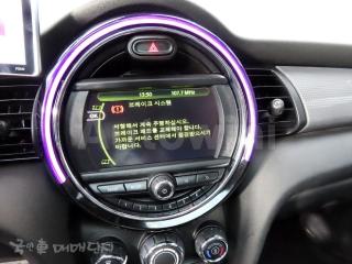 2017 MINI COOPER 5DOORS D 1.5 미드트림 - 14