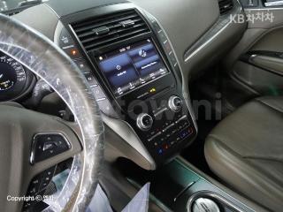 2017 LINCOLN MKC 2.0 AWD 리저브(102A) - 9