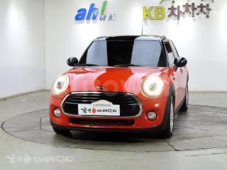 WMWXU1105K2L08017 2019 MINI COOPER 5DOORS 1.5 BASIC-1