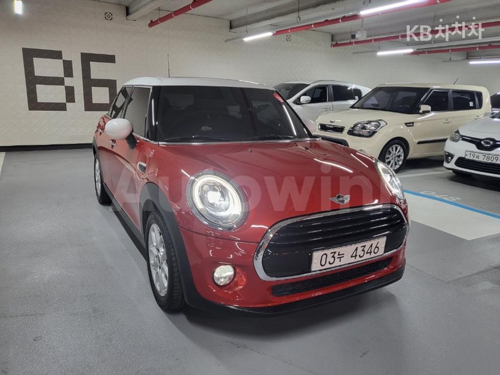 WMWXU1109J2H33581 2018 MINI COOPER 5DOORS 1.5 HIGH트림-1