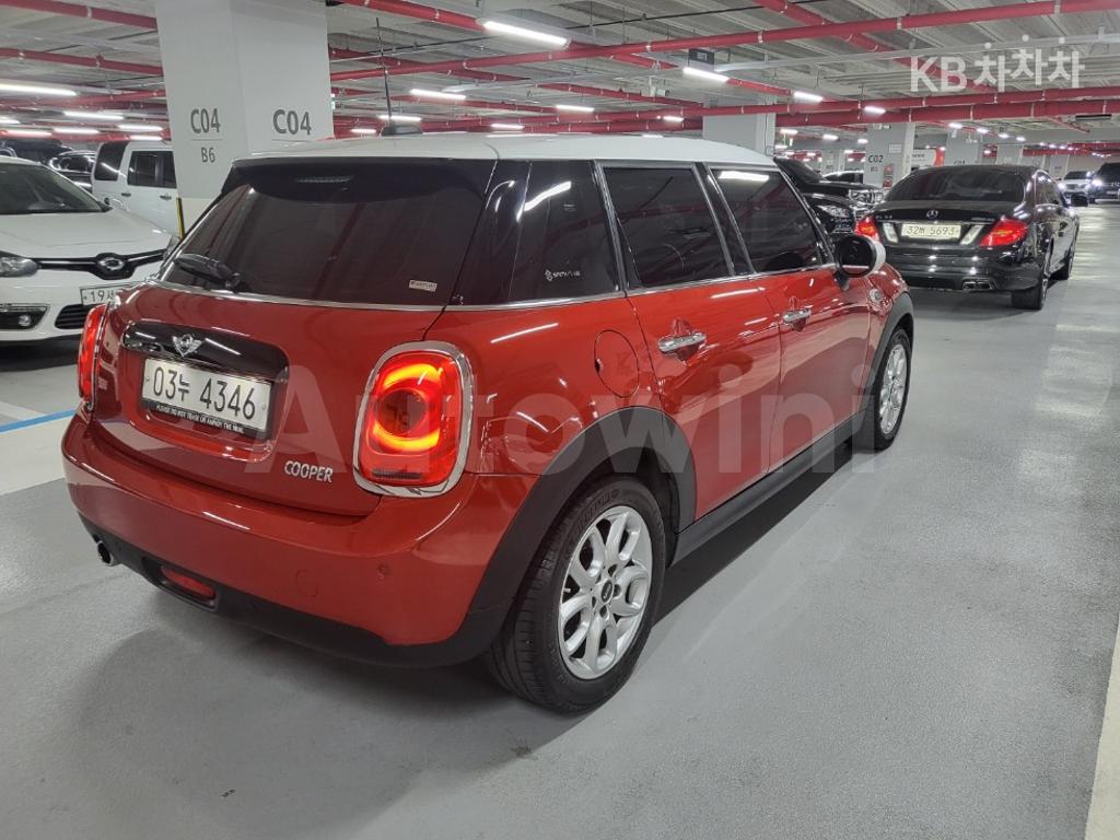 WMWXU1109J2H33581 2018 MINI COOPER 5DOORS 1.5 HIGH트림-5