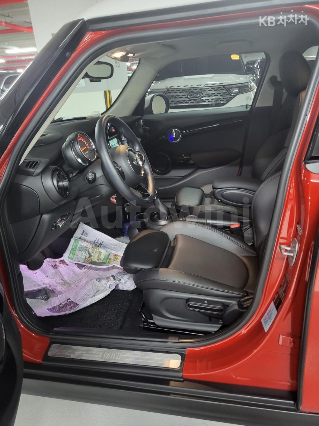 2018 MINI COOPER 5DOORS 1.5 HIGH트림 - 14