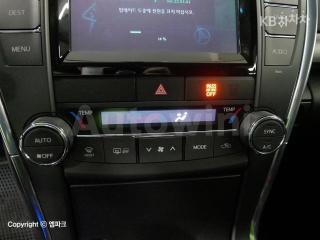 2016 TOYOTA CAMRY LE - 13