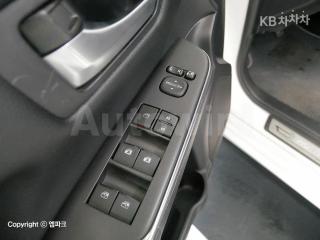 2016 TOYOTA CAMRY LE - 16