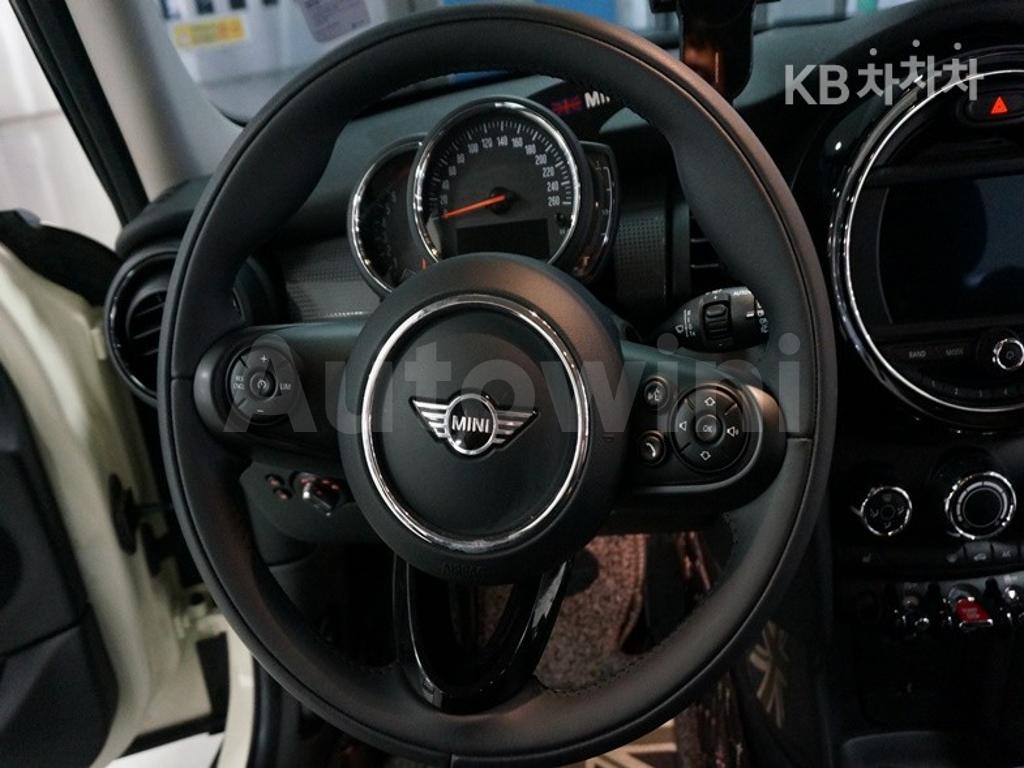 2020 MINI COOPER 5DOORS 1.5 BASIC - 16