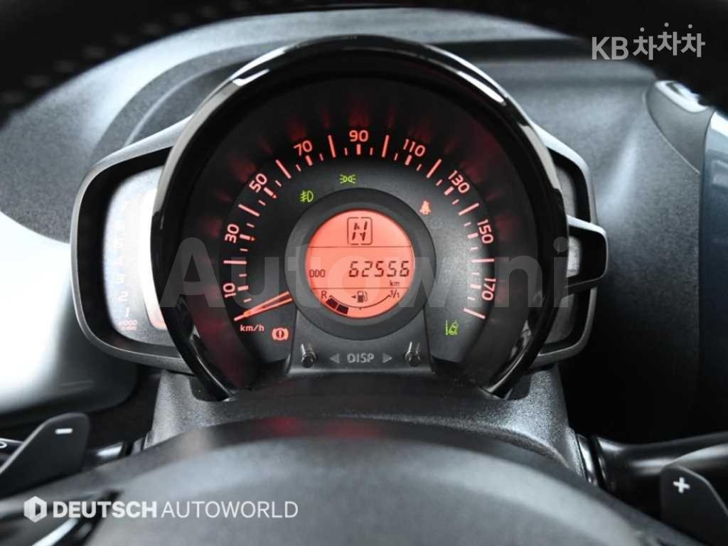 2017 TOYOTA WIGO 1.0 5 DOOR - 8