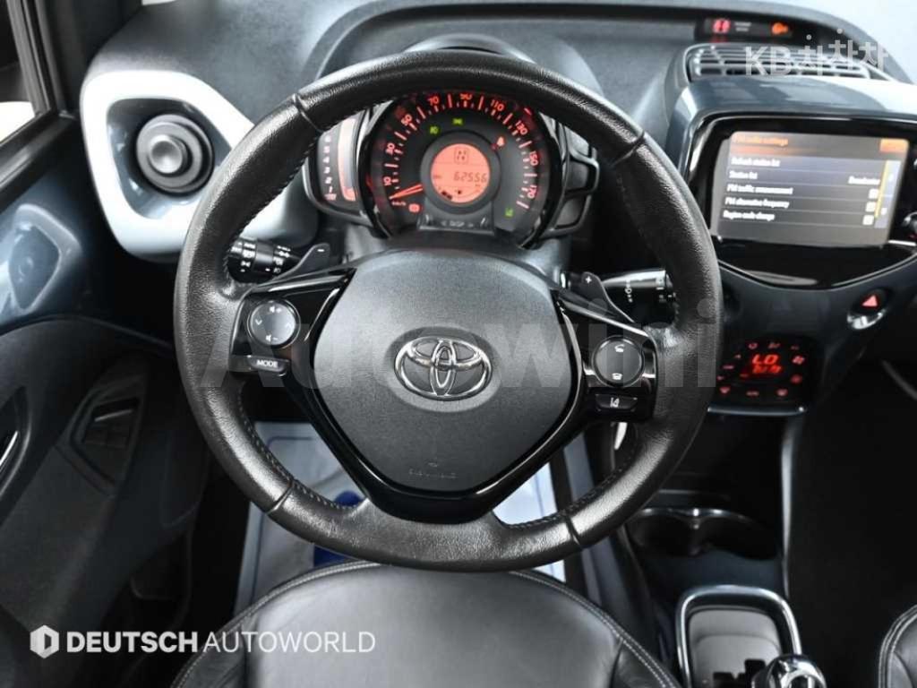 2017 TOYOTA WIGO 1.0 5 DOOR - 13