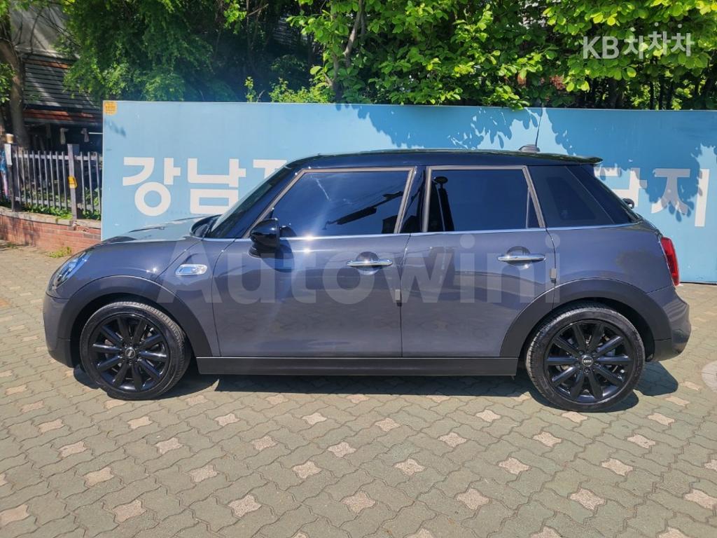 2019 MINI COOPER 5DOORS SD 2.0 - 24