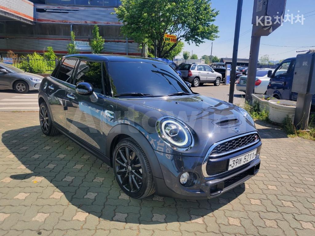 2019 MINI COOPER 5DOORS SD 2.0 - 23