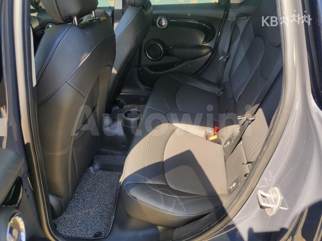 2019 MINI COOPER 5DOORS SD 2.0 - 19