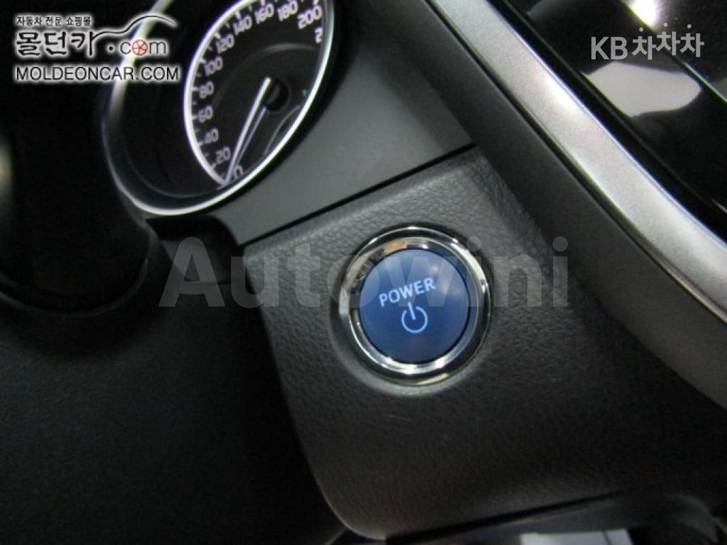 2018 TOYOTA CAMRY 2.5 HYBRID XLE - 10