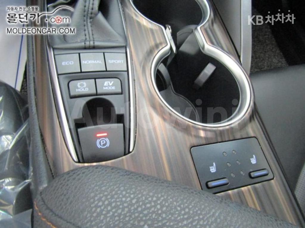 2018 TOYOTA CAMRY 2.5 HYBRID XLE - 16
