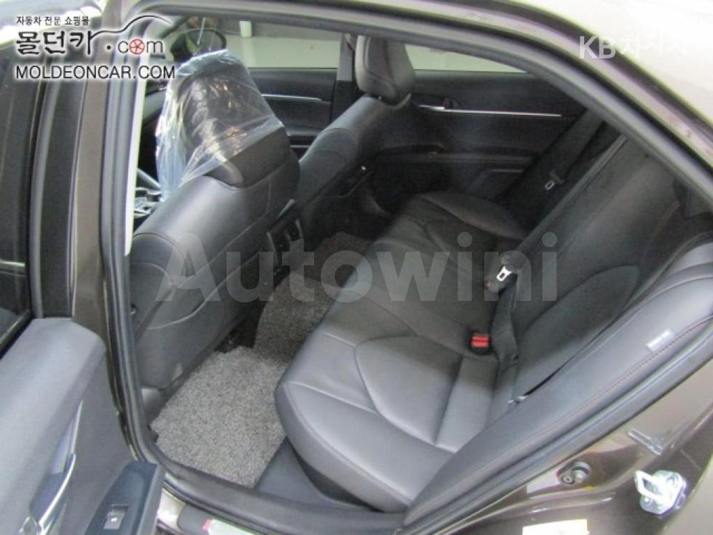 2018 TOYOTA CAMRY 2.5 HYBRID XLE - 18