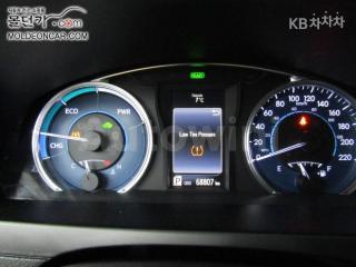 2017 TOYOTA CAMRY HYBRID - 7