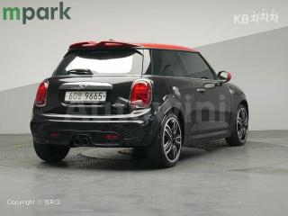 WMWXM9101J2F98529 2018 MINI COOPER 3DOORS S 2.0 JCW BASIC-3