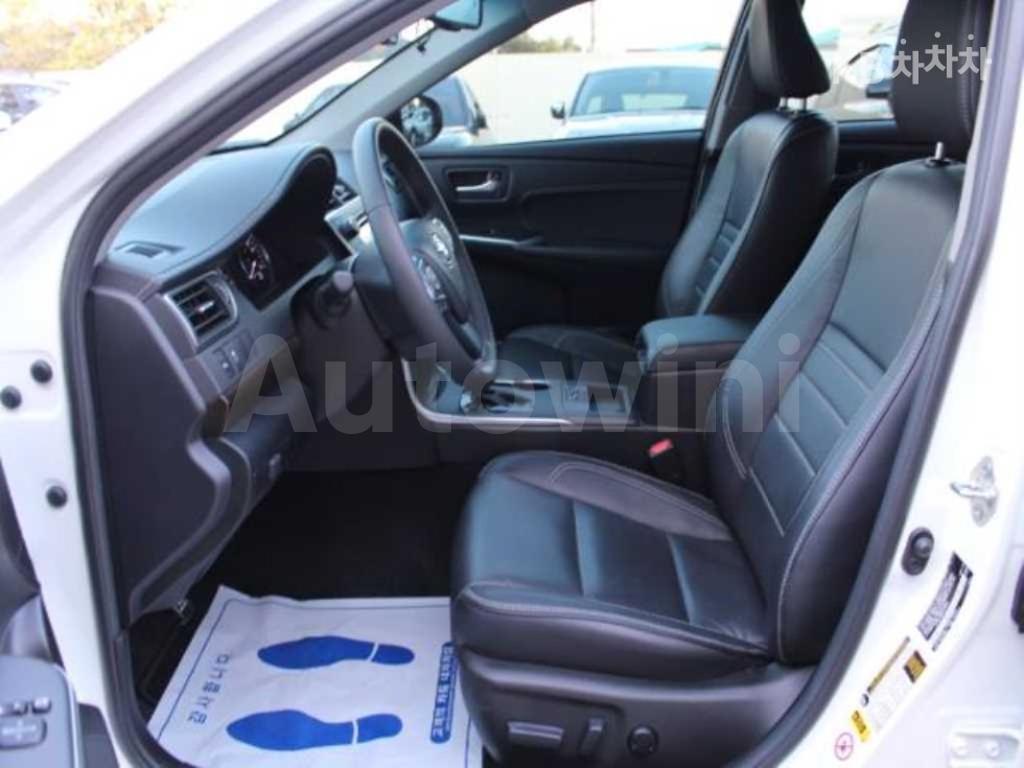 2017 TOYOTA CAMRY 2.5 XLE - 11