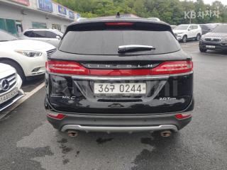 5LMCJ3D94HUL03137 2017 LINCOLN MKC 2.0 AWD 리저브(102A)-4