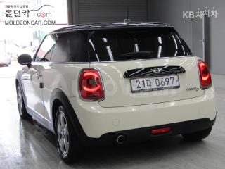 WMWXN3108G3B43089 2016 MINI COOPER 3DOORS D 1.5 미드트림-3