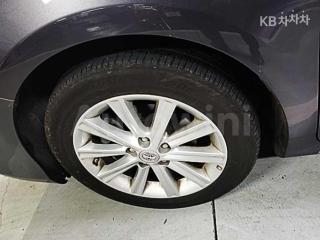 2014 TOYOTA CAMRY 2.5 XLE - 19