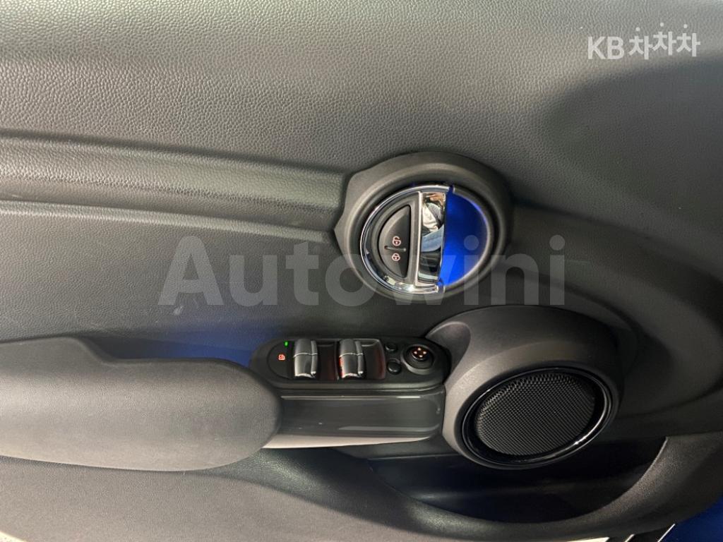 2015 MINI COOPER 5DOORS D 1.5 미드트림 - 15