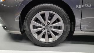 2017 TOYOTA CAMRY 2.5 XLE - 13