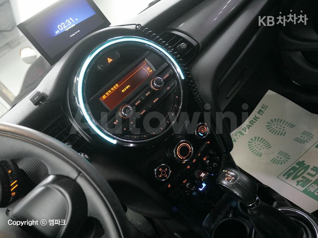 2015 MINI COOPER 5DOORS D 1.5 - 9