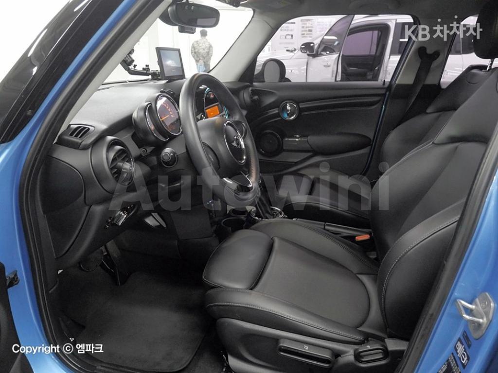2015 MINI COOPER 5DOORS D 1.5 - 10