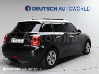 WMWXT3103H2E27534 2017 MINI COOPER 3DOORS D 1.5 미드트림-1