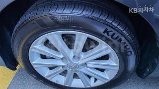 2012 TOYOTA CAMRY 2.5 XLE - 17