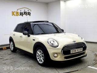 2017 MINI COOPER 5DOORS D 1.5 HIGH트림 - 22