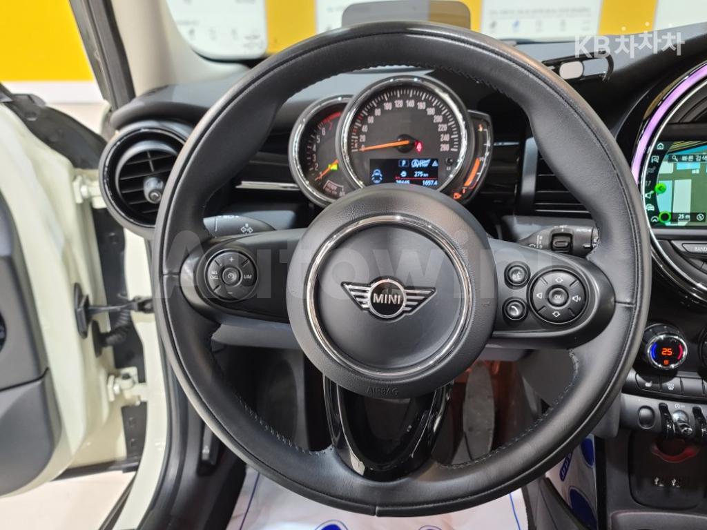 2019 MINI COOPER 5DOORS 1.5 HIGH트림 - 9
