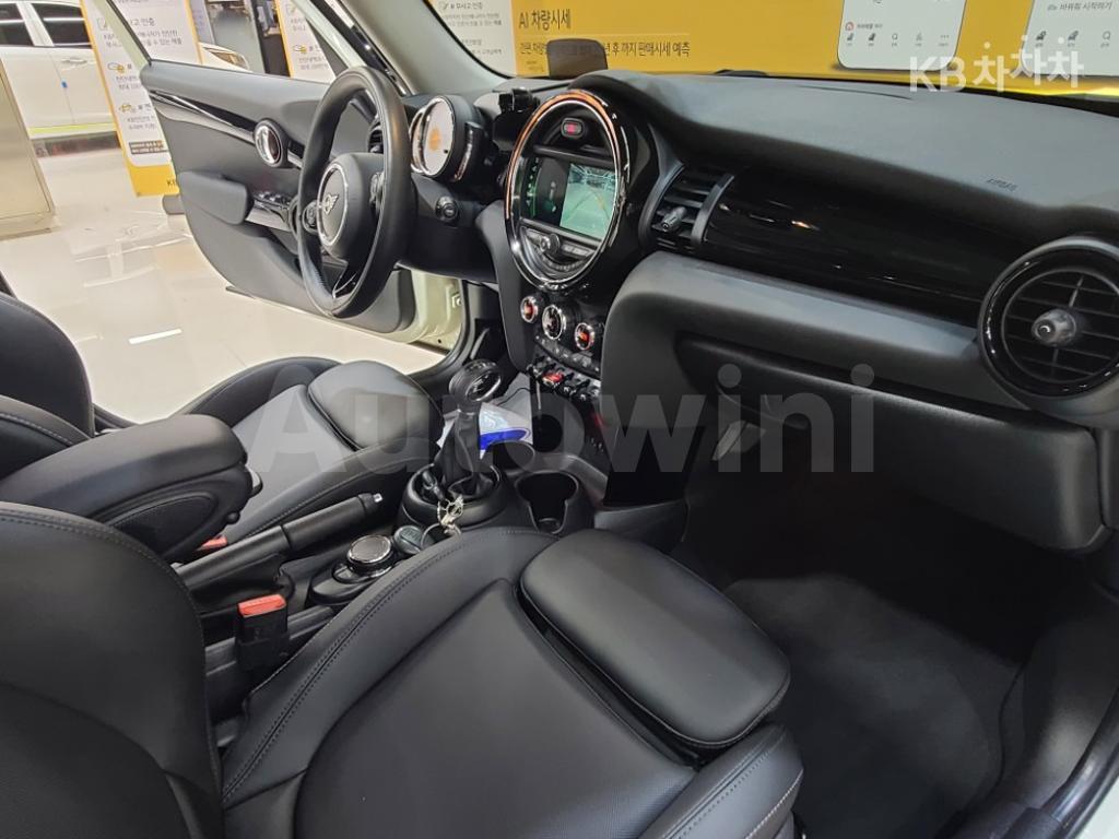 2019 MINI COOPER 5DOORS 1.5 HIGH트림 - 16